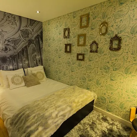 Lisbon4real: Deluxe 1br In Principe Real شقة